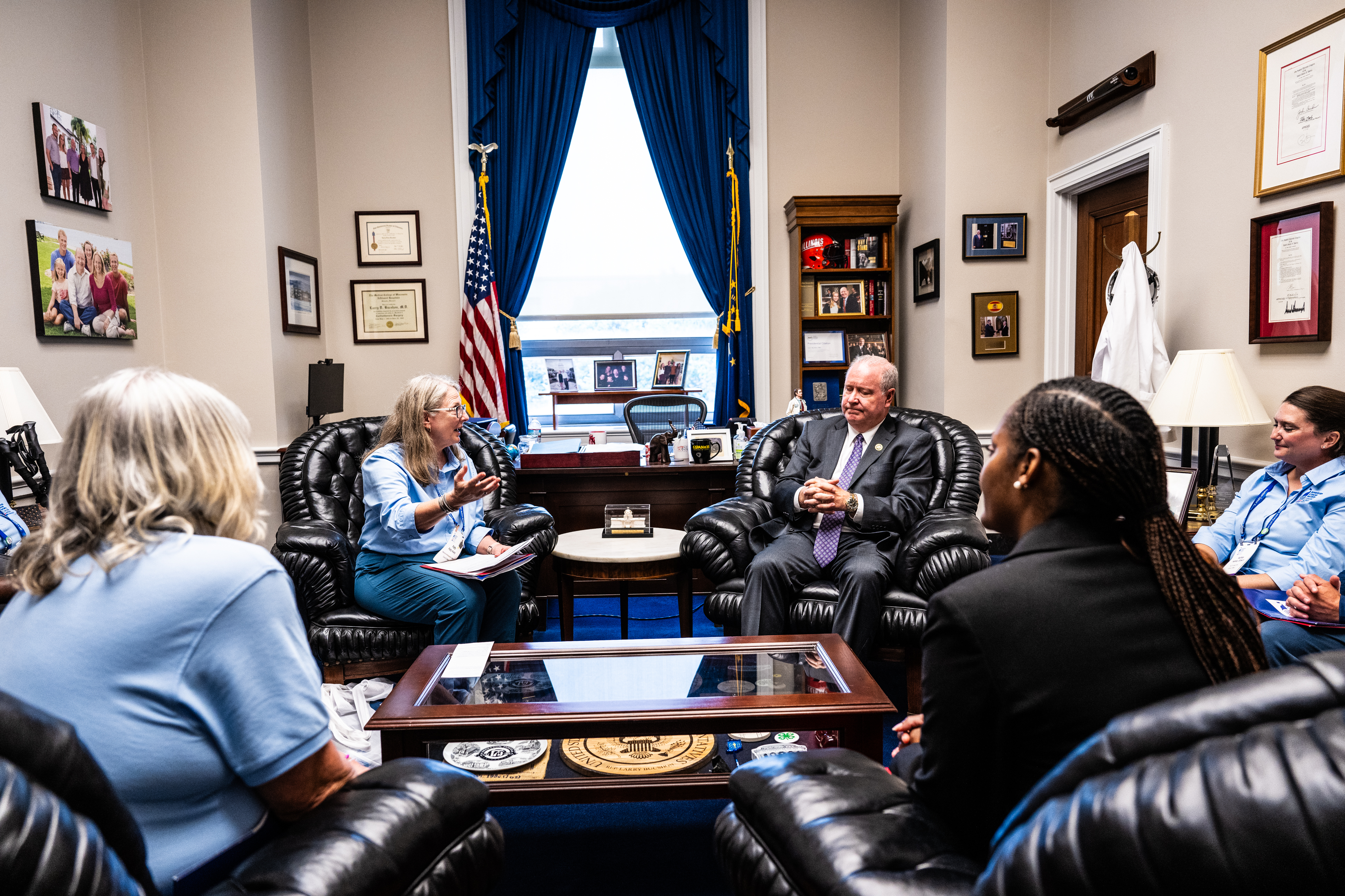 volunteers meeting with lawmaker